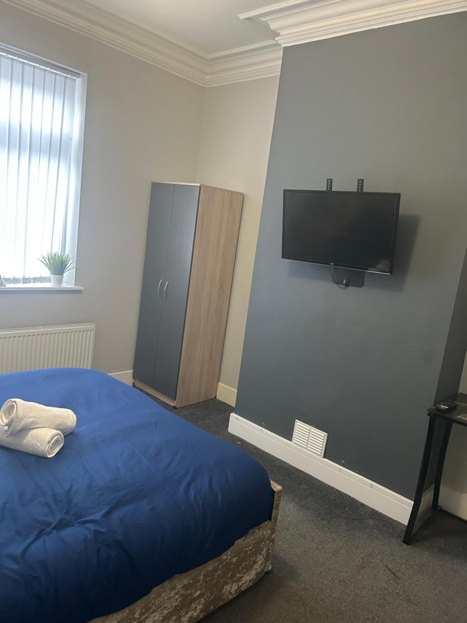 לינה וארוחת בוקר Stoke-on-Trent Brunswick Place 1 מראה חיצוני תמונה